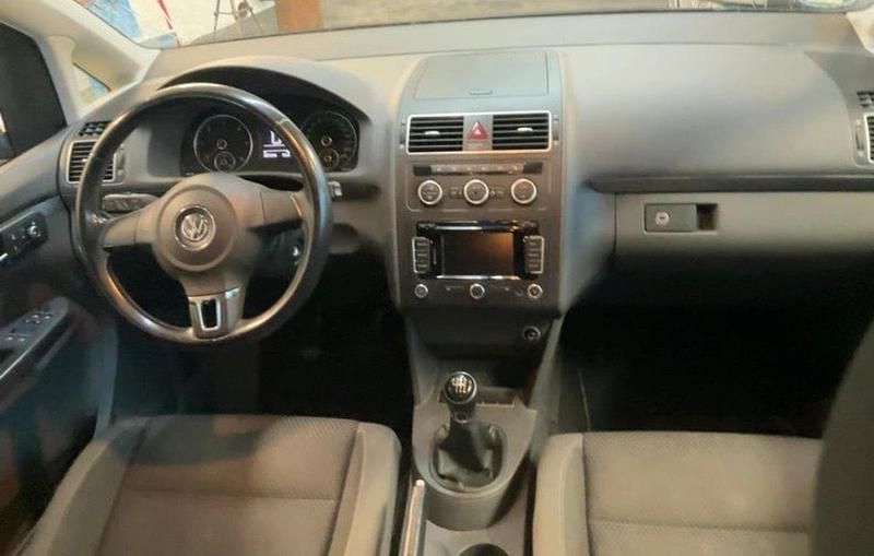 Gebraucht VW Touran 105 PS (77 kW) 2012 Braun Van / Kleinbus