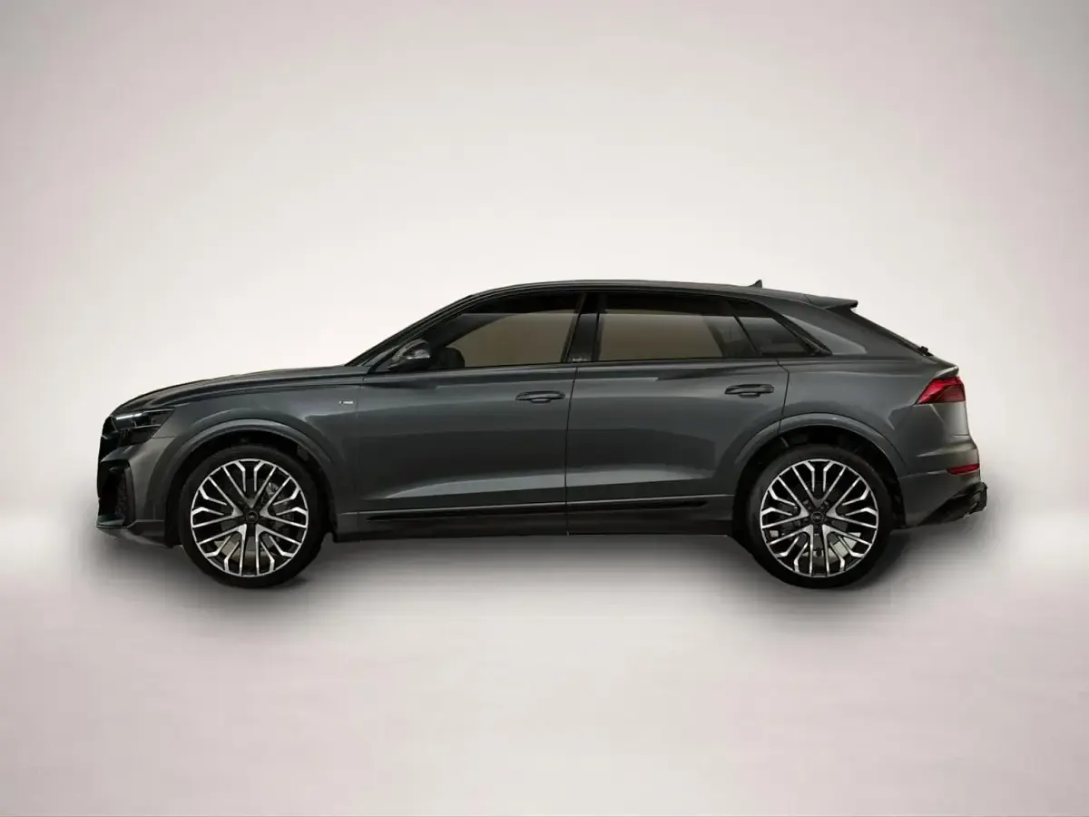 Gebraucht Audi Q8 Ambiente 286 PS (210 kW) 2026 Manufacturer SUV