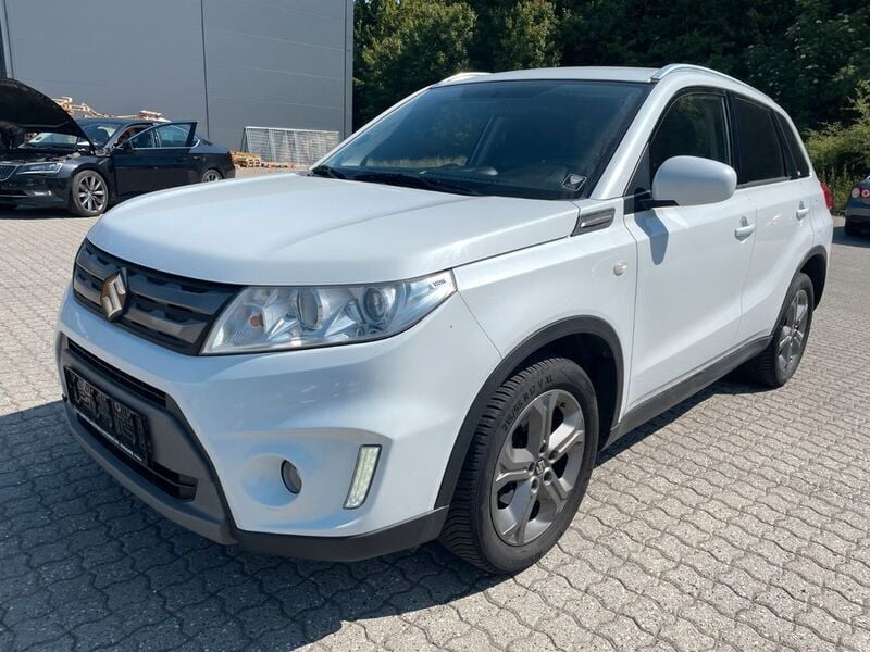 Weiß Gebraucht 2016 Suzuki Vitara Club SUV | 10.500 € (Guter Preis) - Bild 1/4