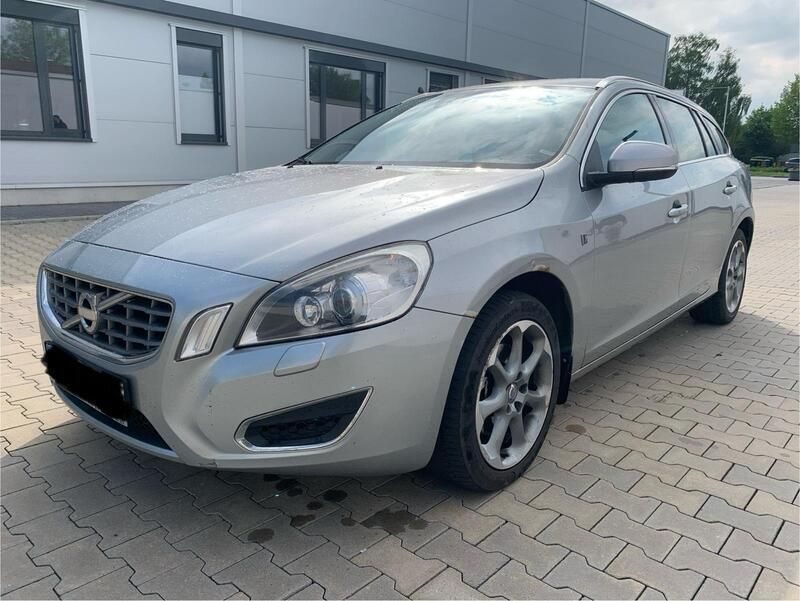Silber Gebraucht 2012 Volvo V60 Kombi | 3.650 € (Superpreis) - Bild 1/4