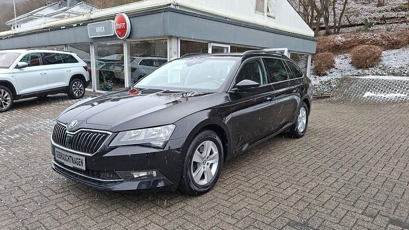 Gebraucht Skoda Superb 150 PS (110 kW) 2018 Schwarz Kombi