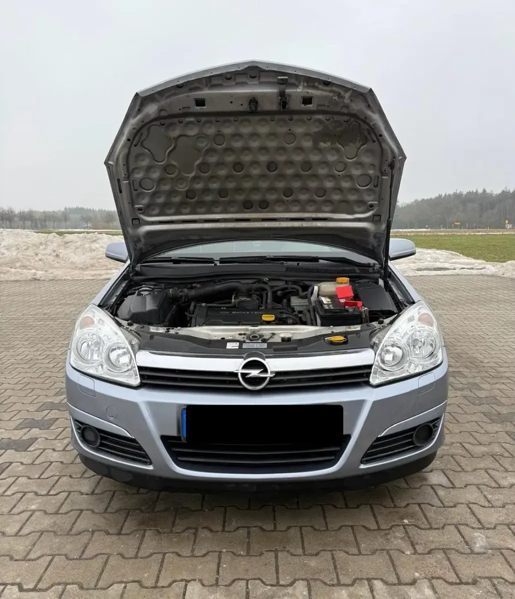 Gebraucht Opel Astra 90 PS (66 kW) 2007 Silber Kleinwagen