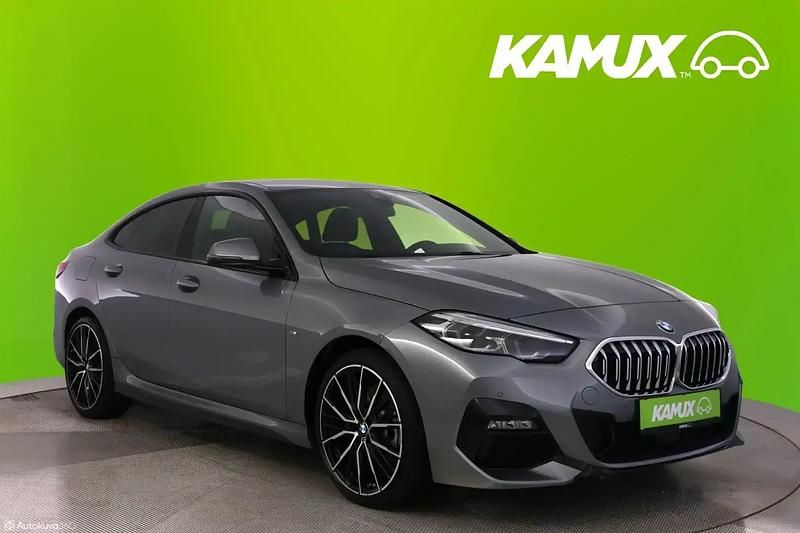 Silber / grau Gebraucht 2022 BMW 220 Limousine | 31.650 € (Fairer Preis) - Bild 1/4