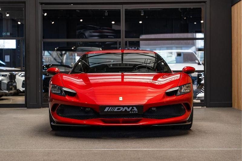 Gebraucht Ferrari 296 663 PS (487 kW) 2023 Rot