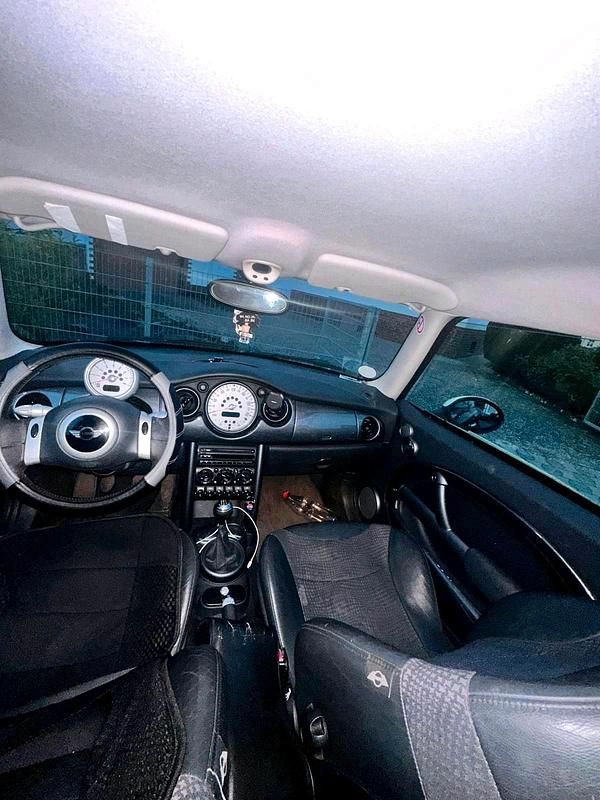 Usata Mini Cooper 100 CV (73 kW) 2003 Nero Utilitaria