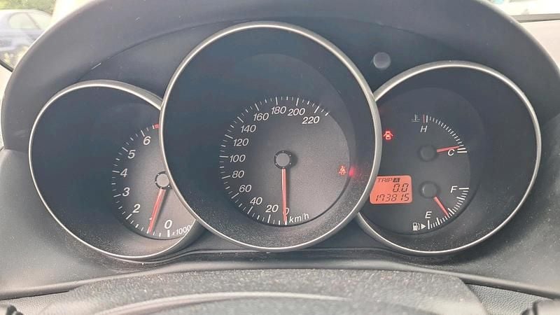 Gebraucht Mazda 3 105 PS (77 kW) 2005 Rot Limousine