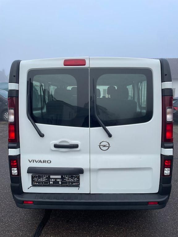 Gebraucht Opel Vivaro 121 PS (88 kW) 2019 Weiß Van / Kleinbus