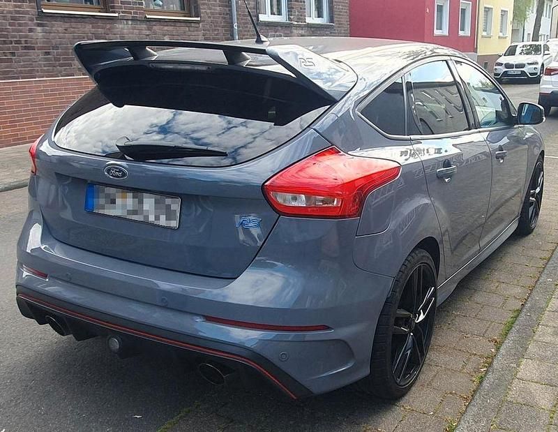 Używany Ford Focus S 349 KM (256 kW) 2016 Szary Sedan/Limuzyna