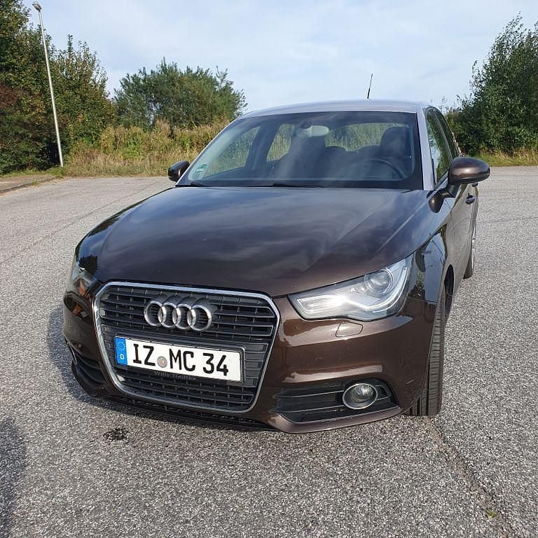 Braun Gebraucht 2014 Audi A1 Sportback Ambition Kleinwagen | 8.900 € (Guter Preis) - Bild 1/4