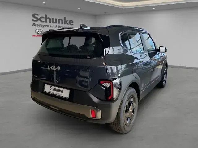 Neu Kia EV2 Air 108 kW (147 PS) 2026 Grau SUV
