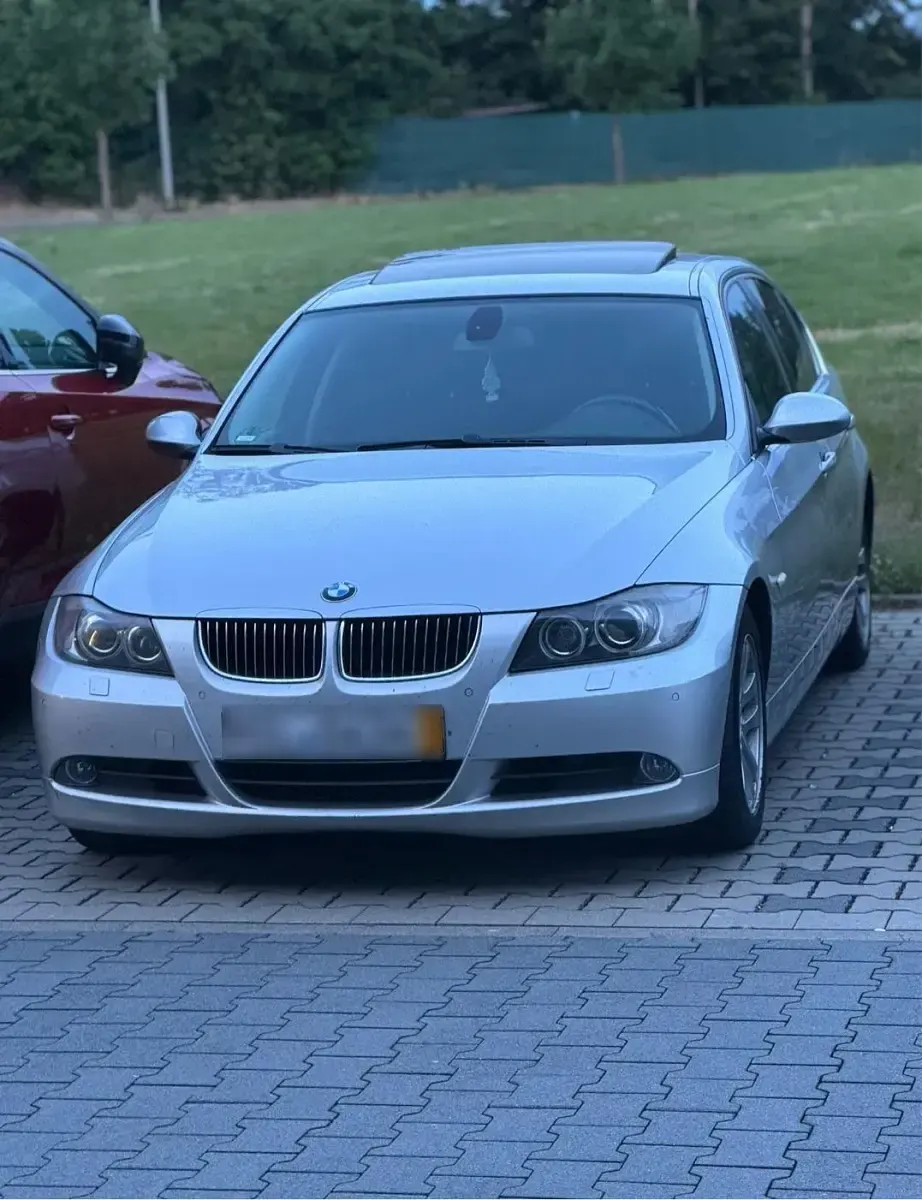 Gebraucht BMW 325 212 PS (155 kW) 2006 Silber Limousine