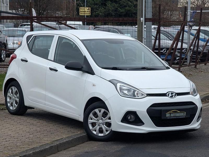 Gebraucht Hyundai i10 Basis 69 PS (50 kW) 2014 Weiß Kleinwagen