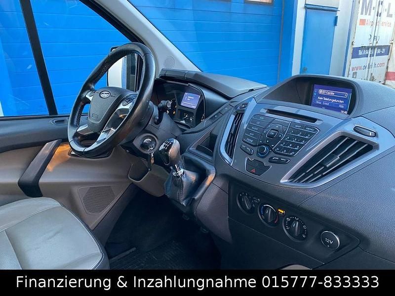 Gebraucht Ford Tourneo Titanium 170 PS (125 kW) 2016 Schwarz Van / Kleinbus
