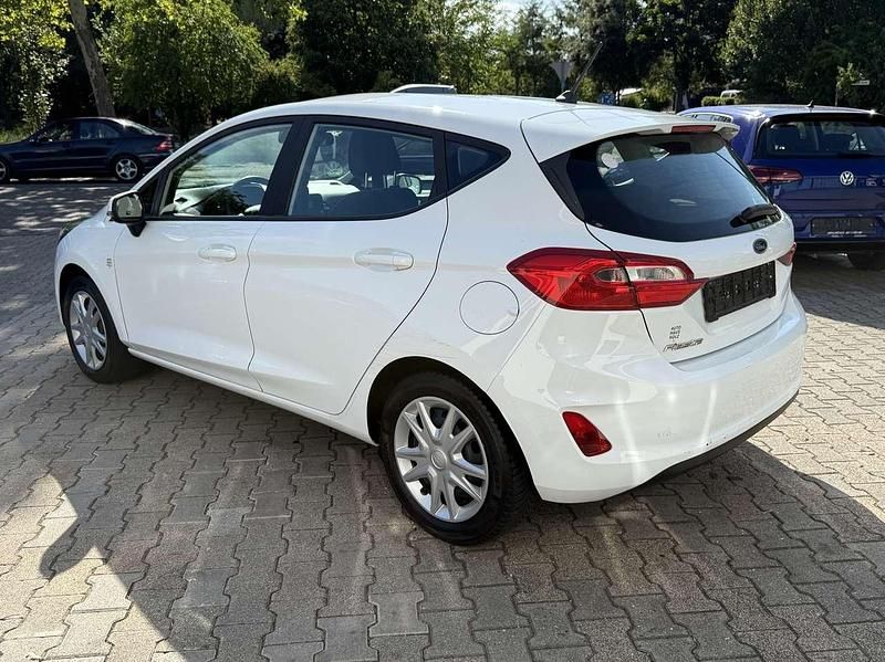 Gebraucht Ford Fiesta Trend 71 PS (52 kW) 2018 Frostweiß Kleinwagen