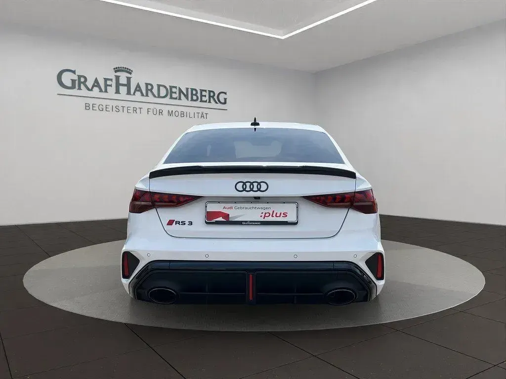 Gebraucht Audi RS3 Ambiente 400 PS (294 kW) 2024 Arkonaweiß Limousine
