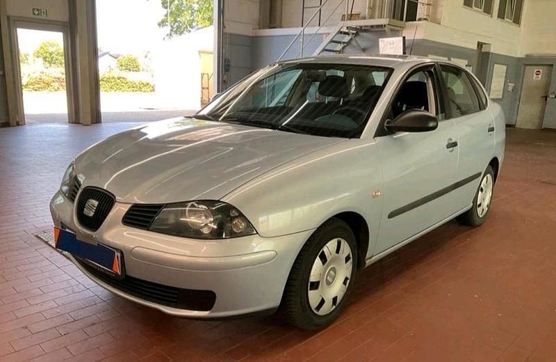 Grau Gebraucht 2007 Seat Cordoba Limousine | 1.599 € (Guter Preis) - Bild 1/4