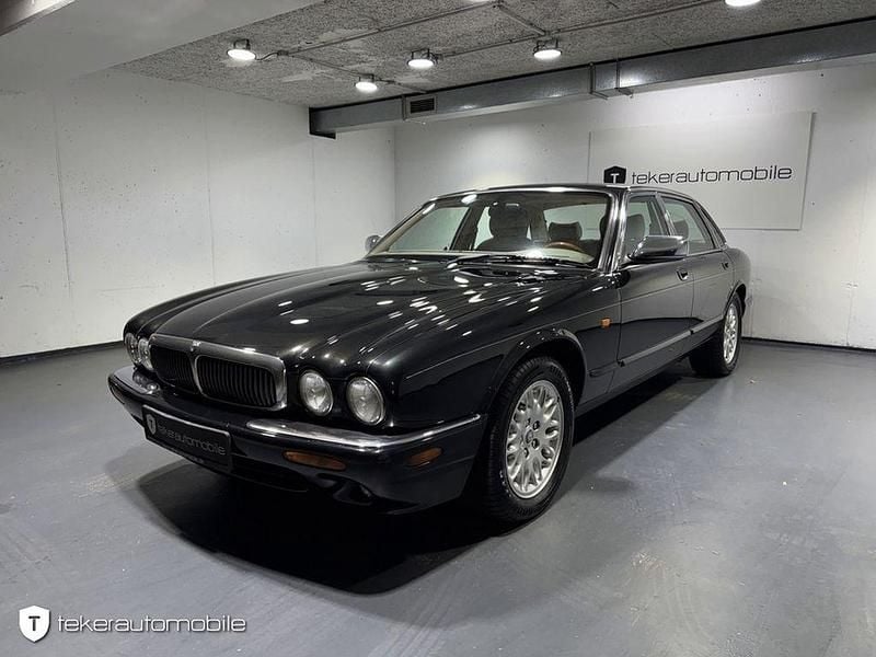 Schwarz Gebraucht 2000 Jaguar XJ Executive Limousine | 5.990 € (Fairer Preis) - Bild 1/4