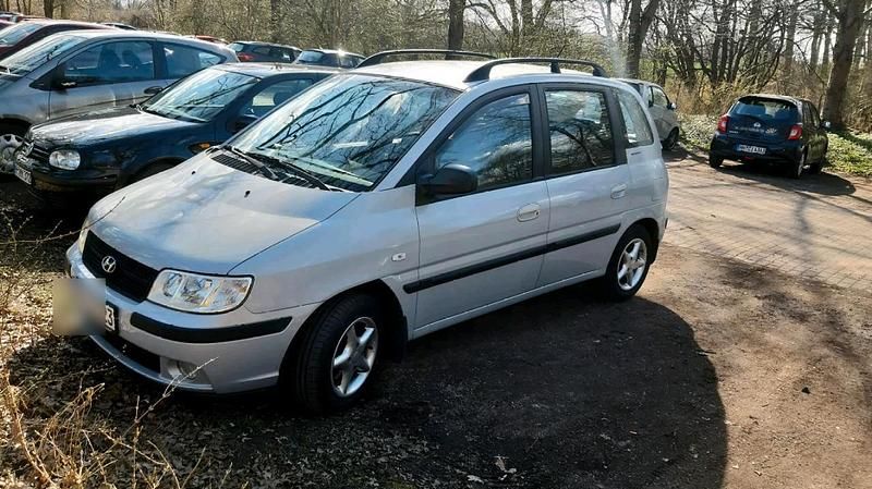 Grau Gebraucht 2006 Hyundai Matrix Van / Kleinbus | 3.500 € (Fairer Preis) - Bild 1/4