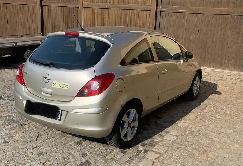 Gebraucht Opel Corsa 60 PS (44 kW) 2007 Gold Kleinwagen
