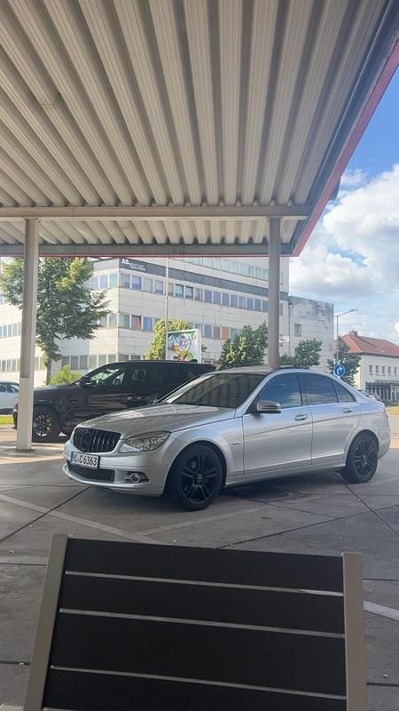 Silber Gebraucht 2009 Mercedes C200 Limousine | 6.999 € (Guter Preis) - Bild 1/4