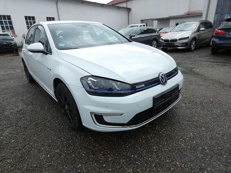 Weiß Gebraucht 2014 VW e-Golf Kleinwagen | 7.980 € (Fairer Preis) - Bild 1/4