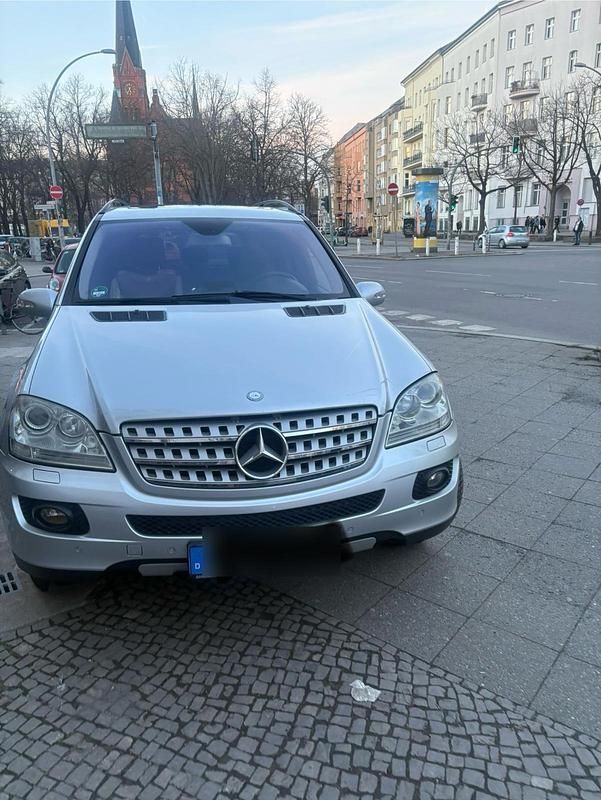 Gebraucht Mercedes ML320 224 PS (164 kW) 2007 Grau SUV