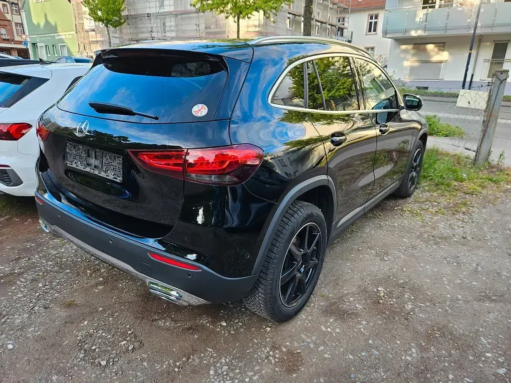 Gebraucht Mercedes GLA200 Progressive 150 PS (110 kW) 2022 Schwarz SUV