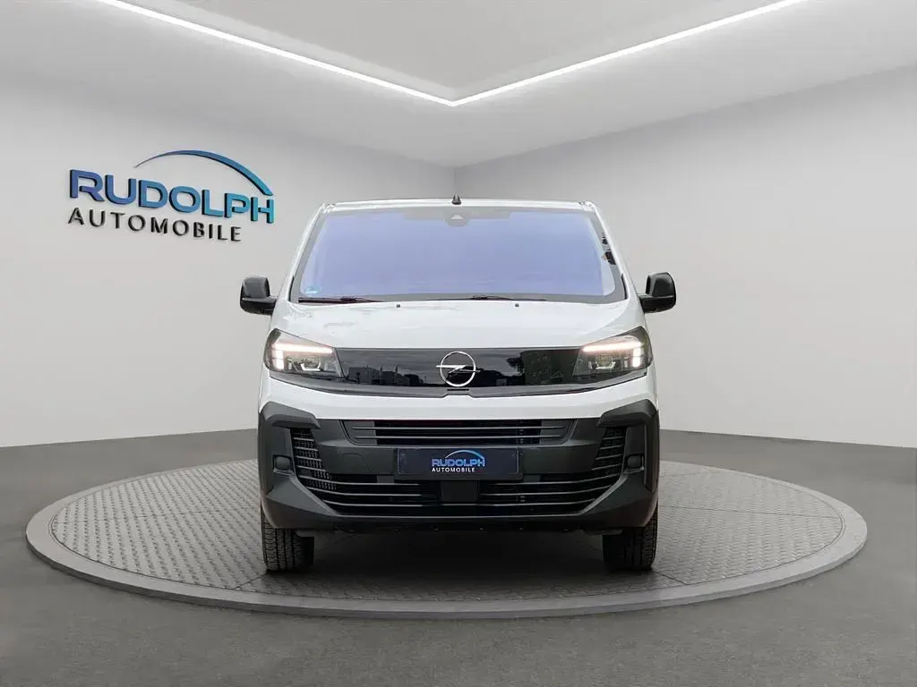 Usata Opel Vivaro 120 CV (88 kW) 2024 Bianco Monovolume