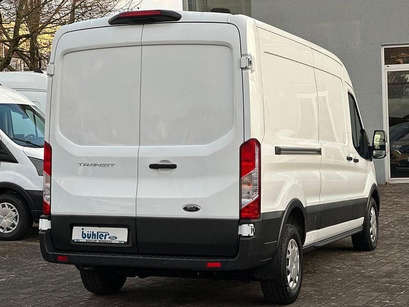 Gebraucht Ford Transit Trend 131 PS (96 kW) 2023 Weiß Van / Kleinbus