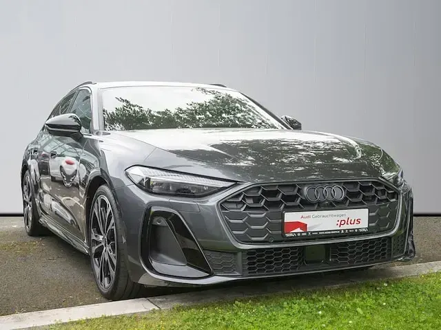 Gebraucht Audi A5 Ambiente 204 PS (150 kW) 2025 Daytonagrau perleffekt Kombi