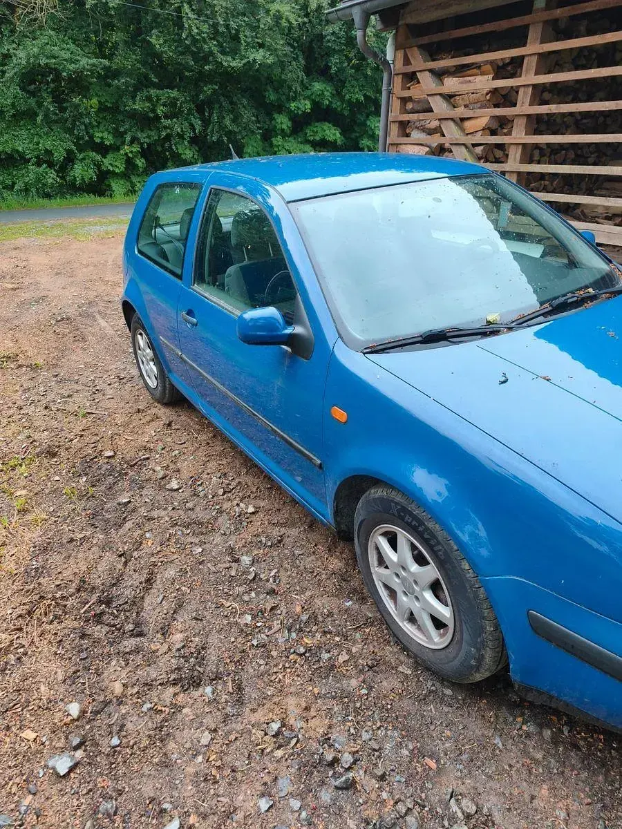 Gebraucht VW Golf IV Basis 75 PS (55 kW) 2001 Blau Limousine