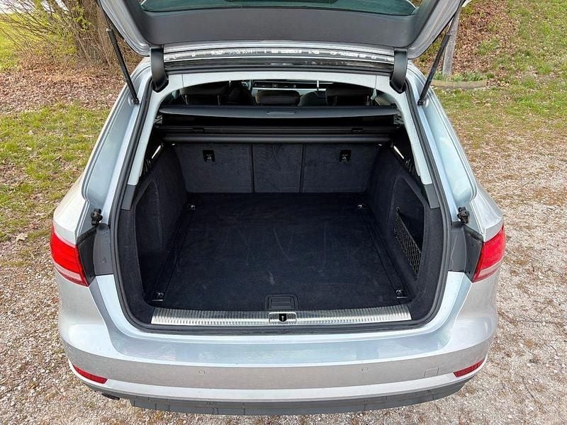 Second-hand Audi A4 Design 150 CP (110 kW) 2016 Argintiu Break