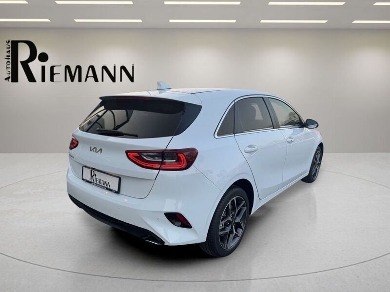 Gebraucht Kia Ceed Style 101 PS (74 kW) 2025 Weiß Kleinwagen