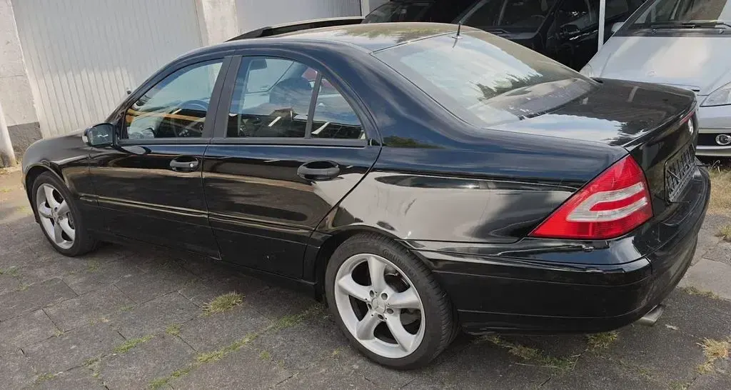 Gebraucht Mercedes C180 143 PS (105 kW) 2004 Schwarz Limousine