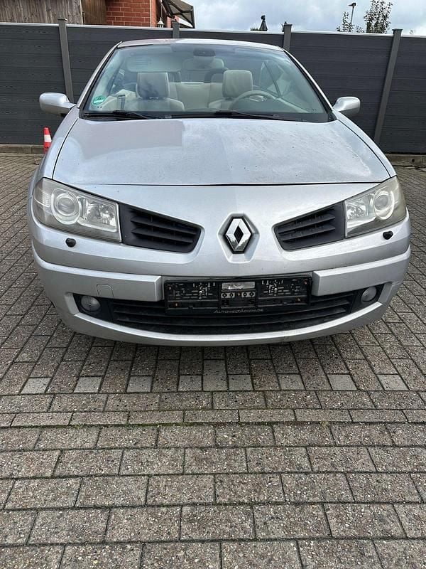 Silber Gebraucht 2006 Renault Mégane Cabriolet Cabrio | 1.250 € (Superpreis) - Bild 1/4