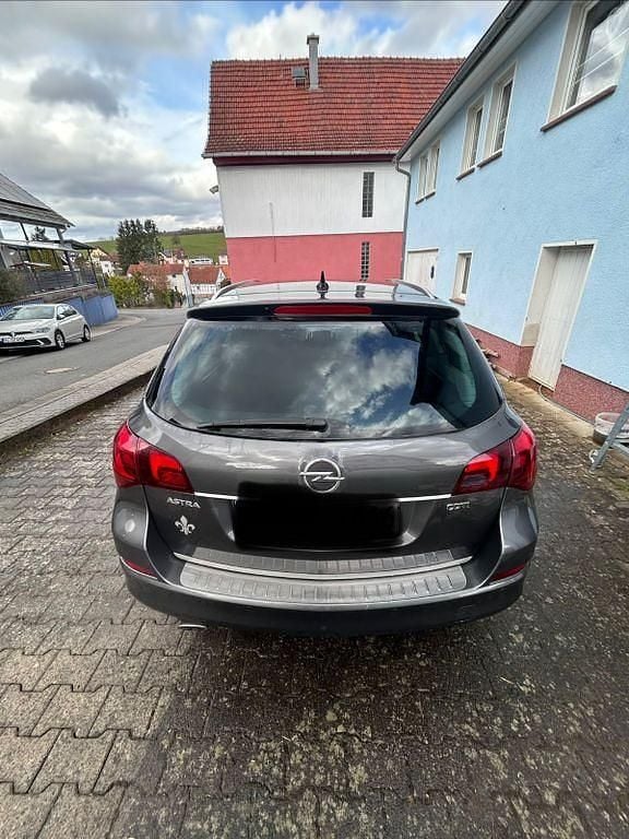 Gebraucht Opel Astra Sport 165 PS (121 kW) 2012 Grau Kombi
