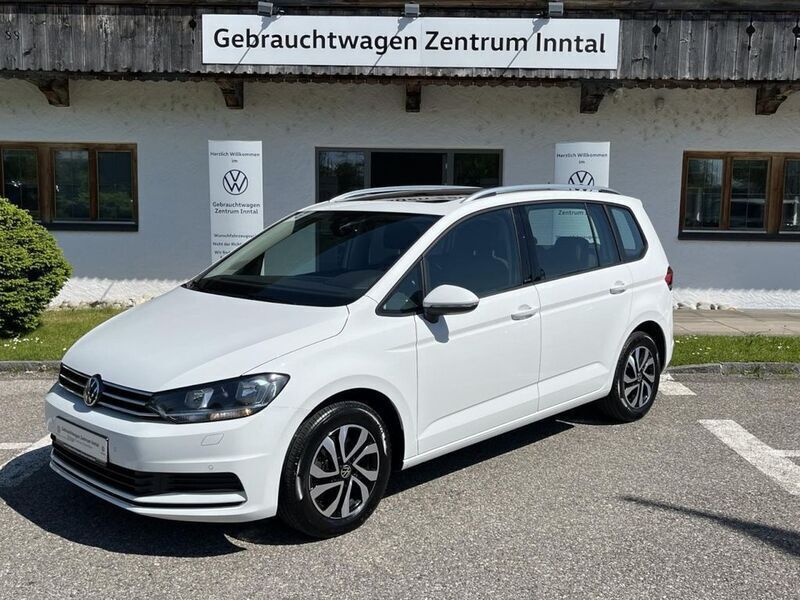 Gebraucht VW Touran Active 150 PS (110 kW) 2022 Pure white (weiß) Van / Kleinbus