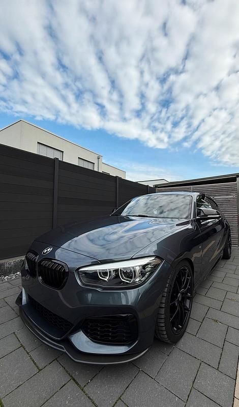 Grau Gebraucht 2018 BMW M140 M Performance Coupé | 38.999 € - Bild 1/4