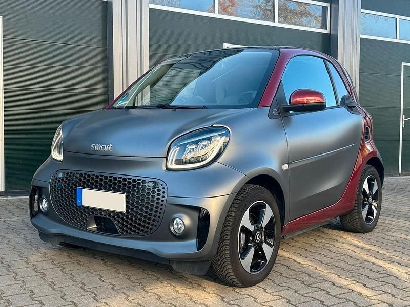 Grau Gebraucht 2021 Smart ForTwo Electric Drive Coupé | 12.500 € (Teuer) - Bild 1/4