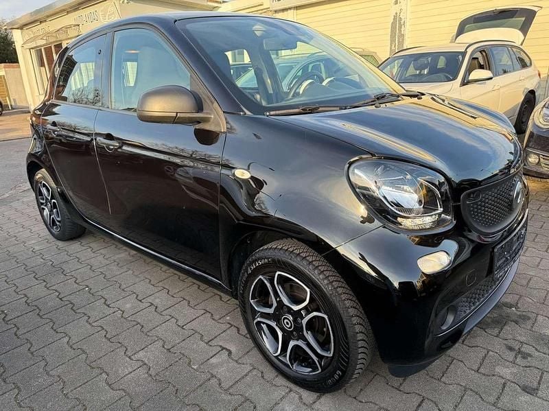 Gebraucht Smart ForFour Basis 71 PS (52 kW) 2020 Schwarz Kleinwagen