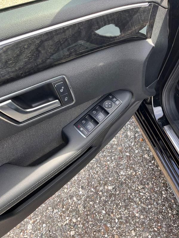 Gebraucht Mercedes E200 Avantgarde 184 PS (135 kW) 2012 Schwarz Kombi