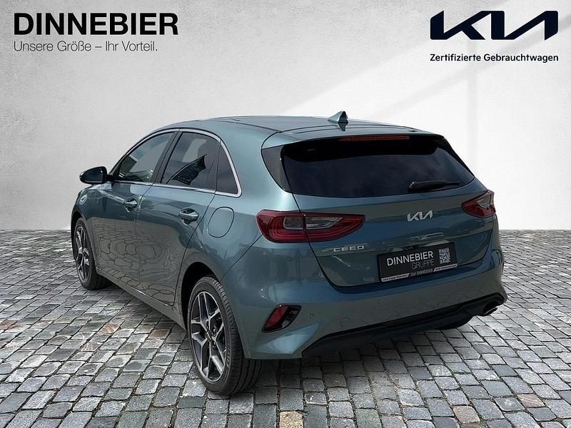 Neu Kia Ceed 140 PS (102 kW) 2025 Grau Kleinwagen