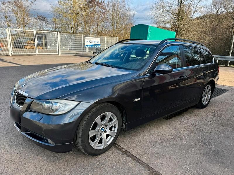 Gebraucht BMW 325 218 PS (160 kW) 2007 Grau Kombi