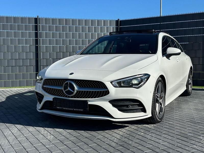 Weiß Gebraucht 2020 Mercedes CLA200 Shooting Brake AMG line Kombi | 21.990 € (Fairer Preis) - Bild 1/4