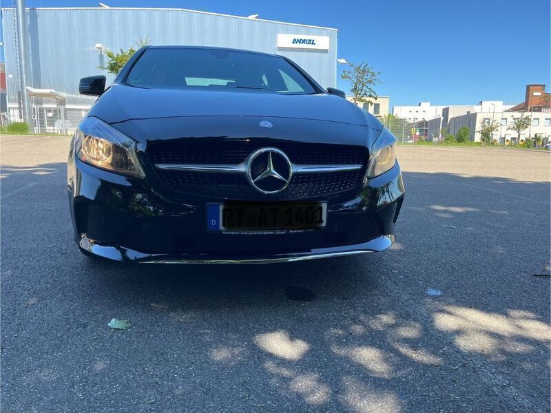 Schwarz Gebraucht 2016 Mercedes A180 Urban Limousine | 14.700 € (Fairer Preis) - Bild 1/4