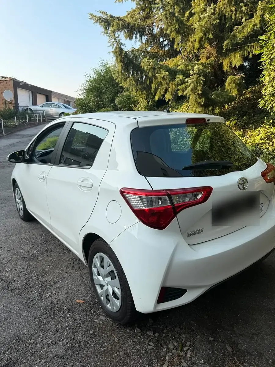 Gebraucht Toyota Yaris 72 PS (52 kW) 2020 Weiß Kleinwagen