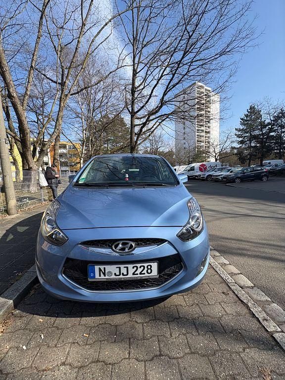 Gebraucht Hyundai ix20 Classic 90 PS (66 kW) 2011 Blau Kleinwagen