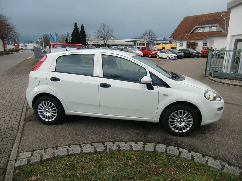 Gebraucht Fiat Punto Mystyle 69 PS (50 kW) 2016 Weiß Kleinwagen