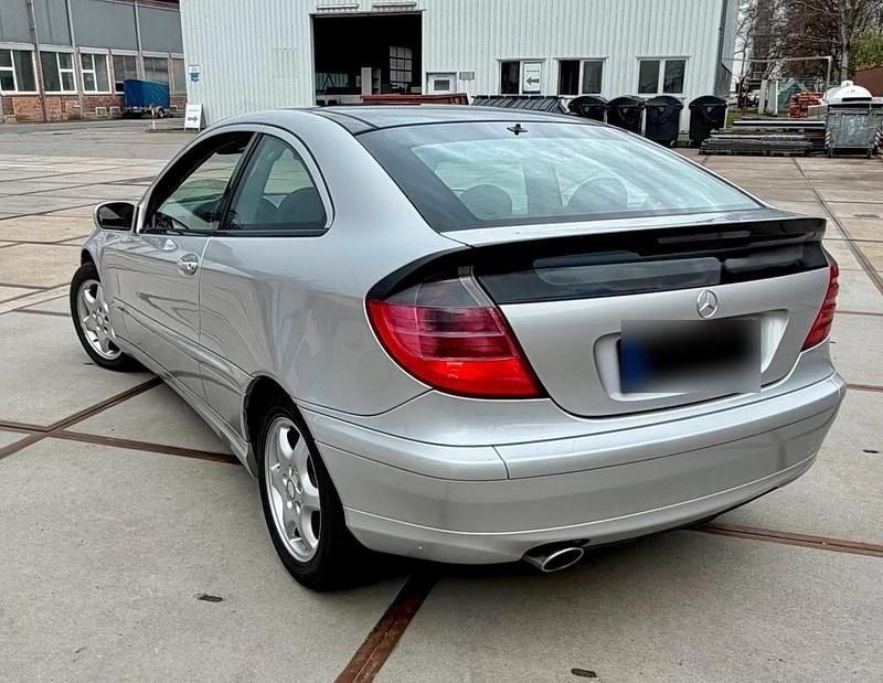 Gebraucht Mercedes C230 193 PS (141 kW) 2002 Silber Coupé