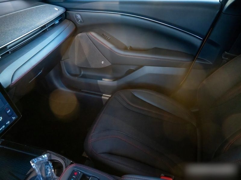 Gebraucht Ford Mustang Mach-E Extended Range 258 kW (351 PS) 2023 Orange SUV